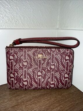 NWOT Coach wristlet